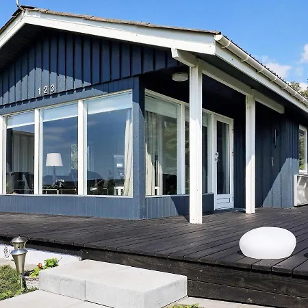 Three-bedroom Holiday In Lokken 73